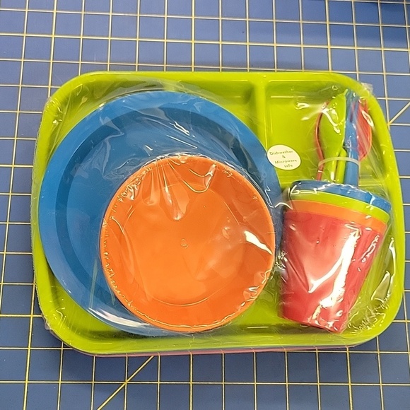 Felt's Fun Finds Other - Kids Dinner Set of 4 Place Setting New